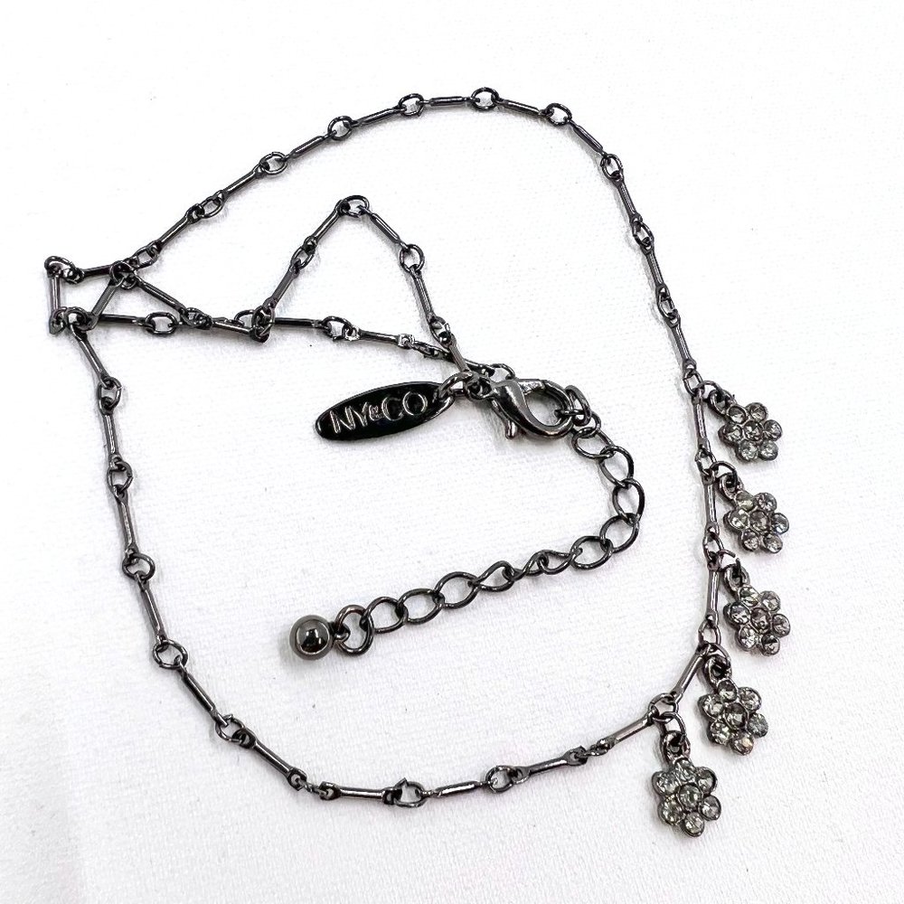 NWOT - NY & CO - Gunmetal Tone 5 Flower Charmed 15” Chain Necklace